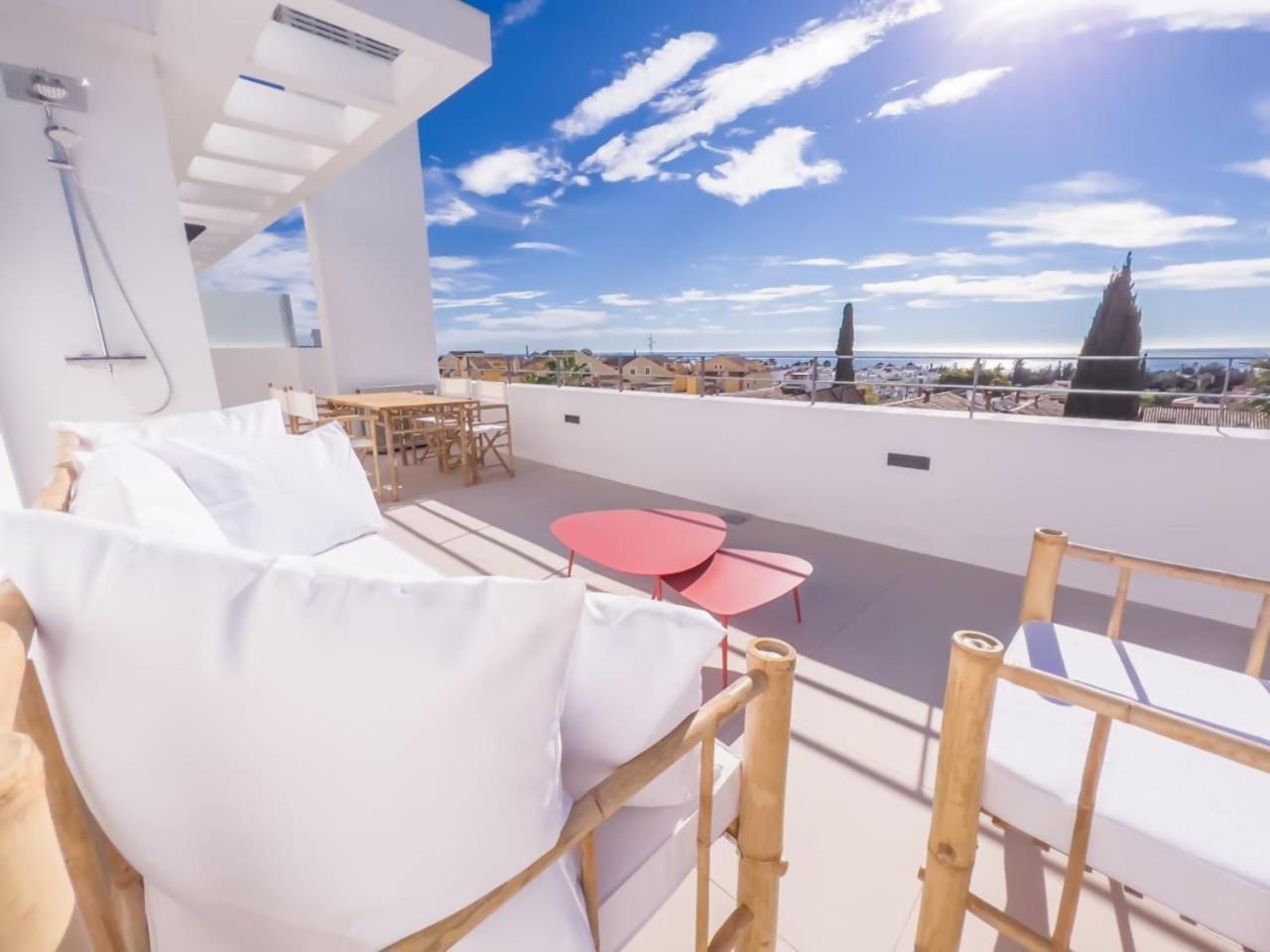 Penthouse On The Golden Mile 마르베야 외부 사진
