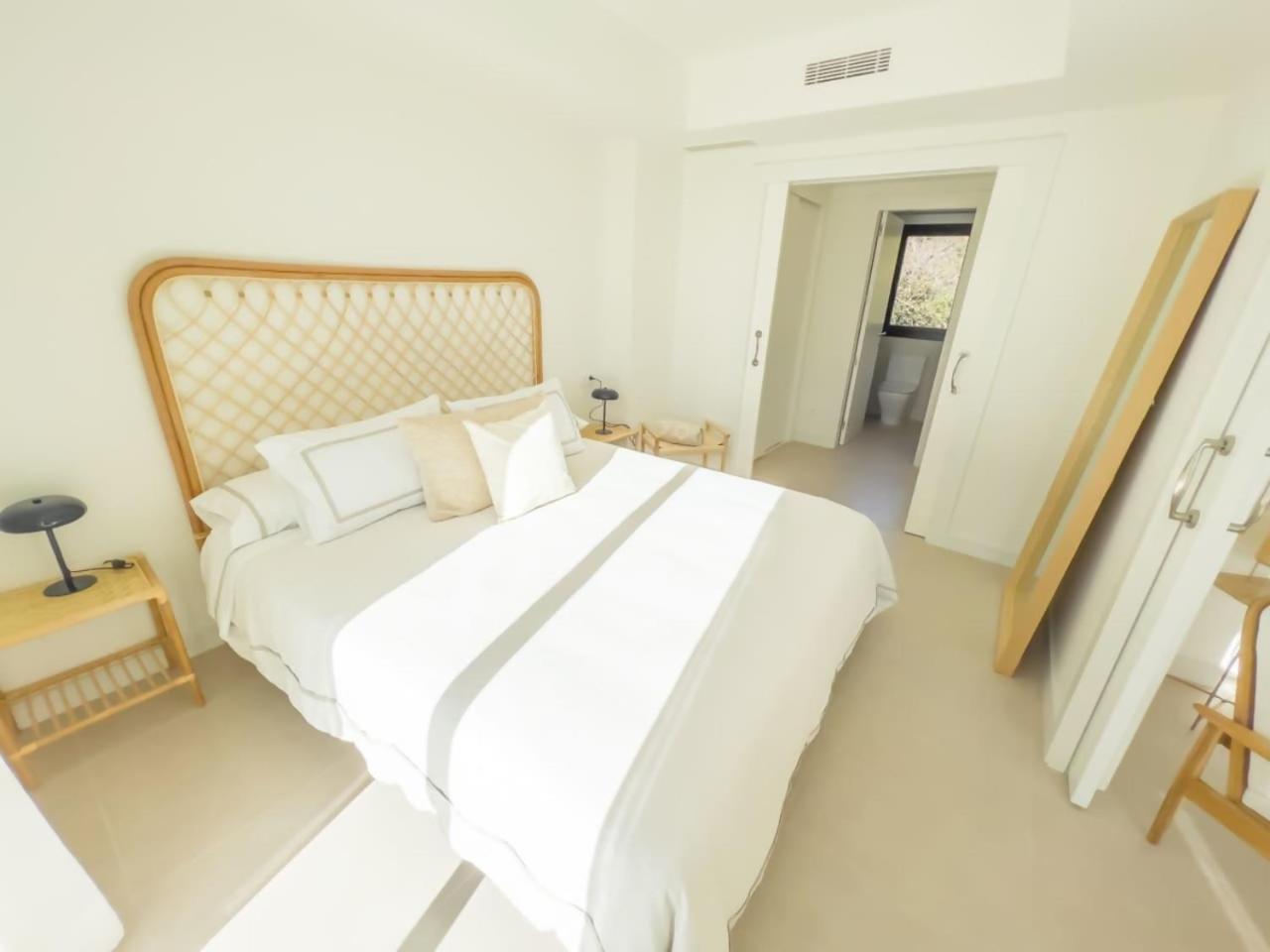 Penthouse On The Golden Mile 마르베야 외부 사진