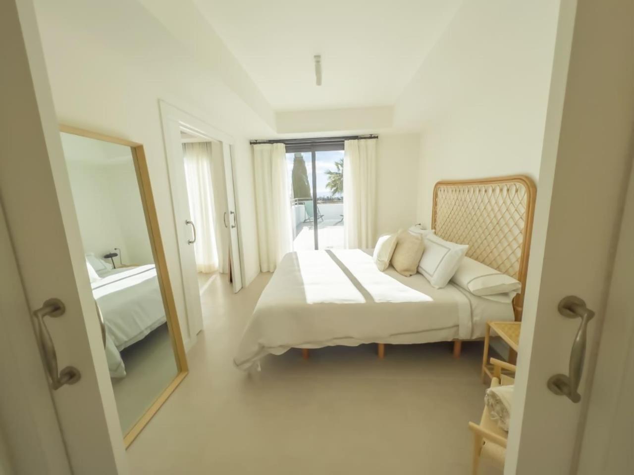 Penthouse On The Golden Mile 마르베야 외부 사진
